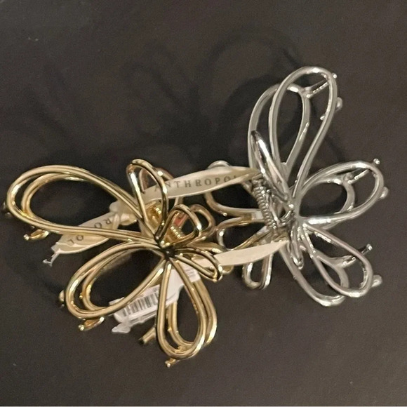 NWT Anthropologie, 2 Getaway Floral Hair Claw Clips, Gold & Silver. New tags! - Picture 4 of 7